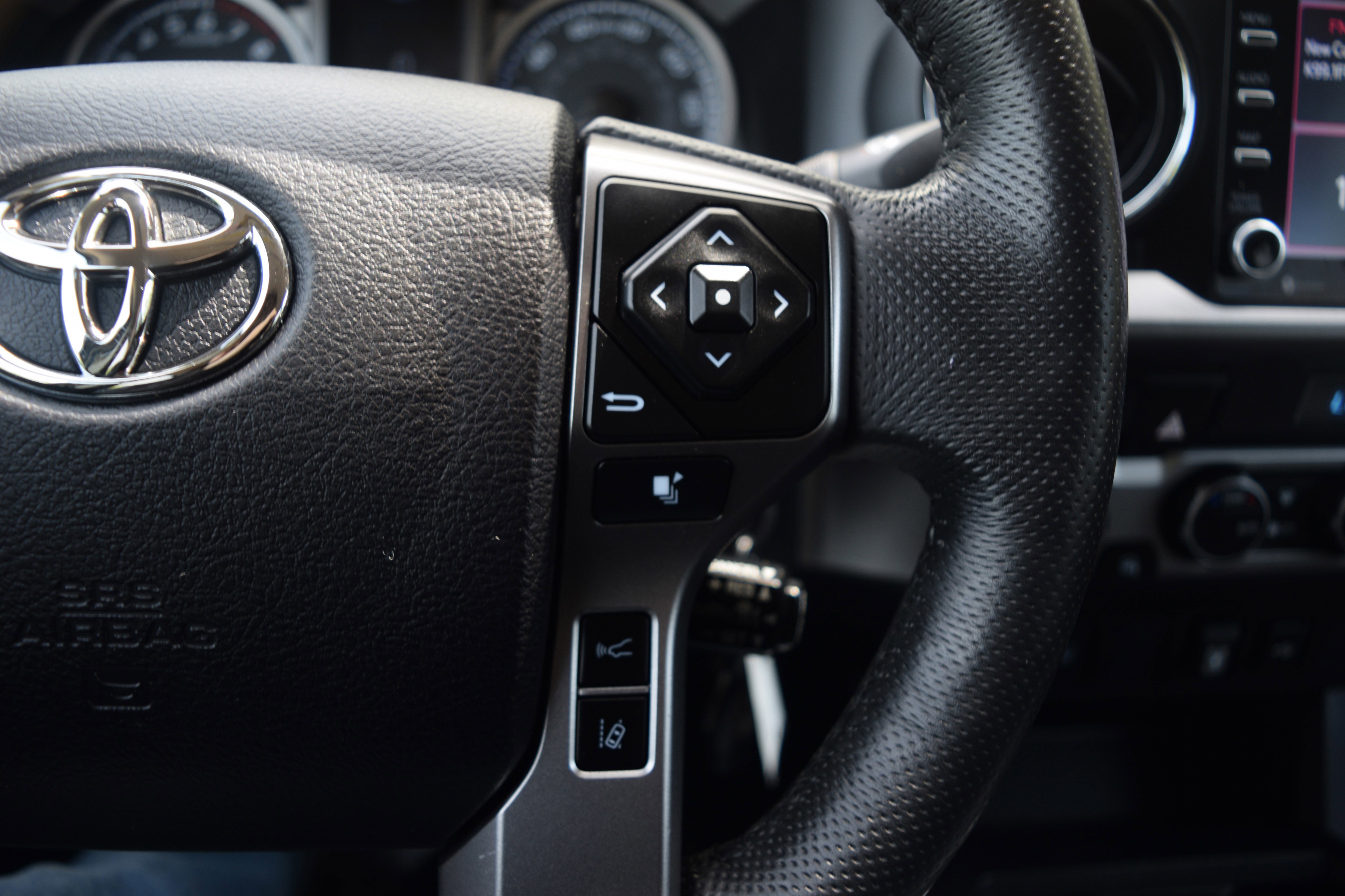 Used 2021 Toyota Tacoma SR5 w/ Trail Edition image 5