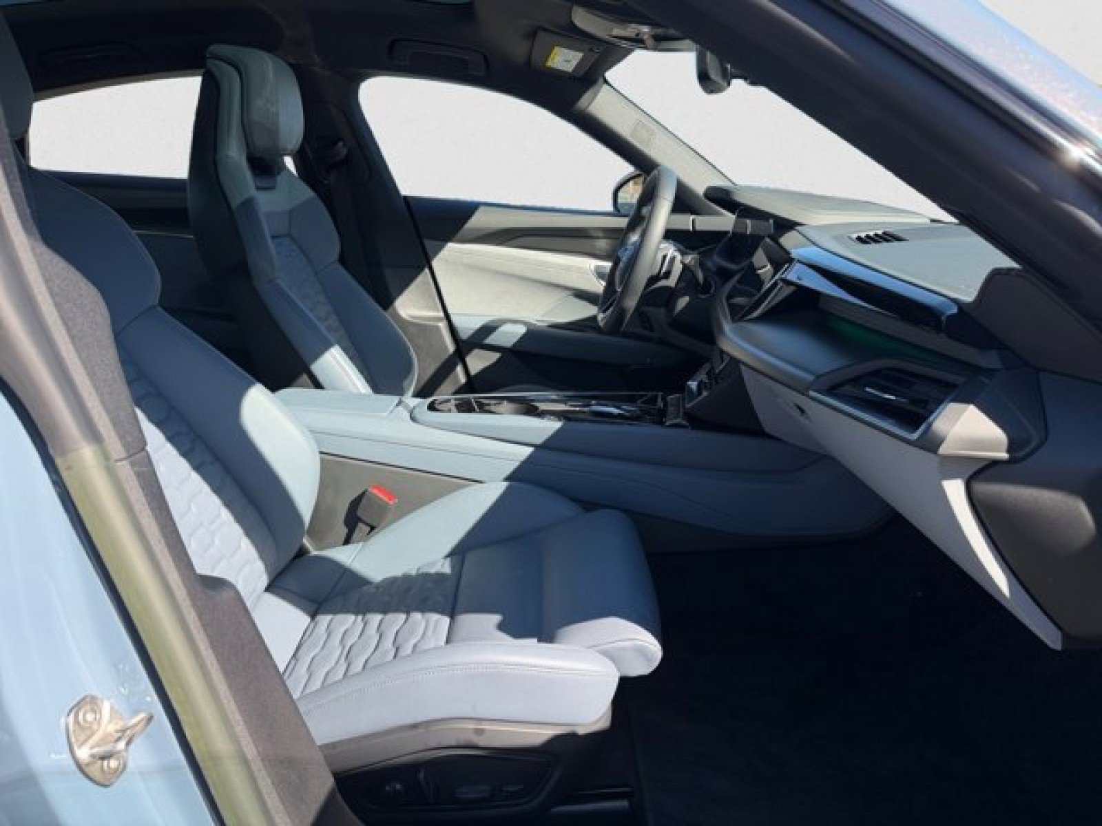 Used 2023 Audi e-tron GT Prestige w/ Prestige Package image 20