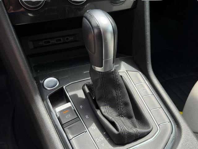 Used 2019 Volkswagen Tiguan SE w/ 3rd Row Seat Package AWD/4WD image 19