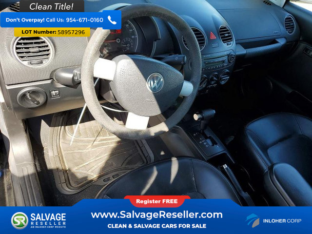 Used 2010 Volkswagen Beetle Coupe FWD image 11
