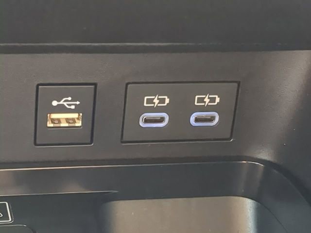 Used 2025 Toyota Camry SE w/ Multimedia Upgrade Package FWD image 22