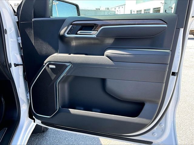 New 2026 Chevrolet Silverado 1500 RST w/ Dark Appearance Package AWD/4WD image 28