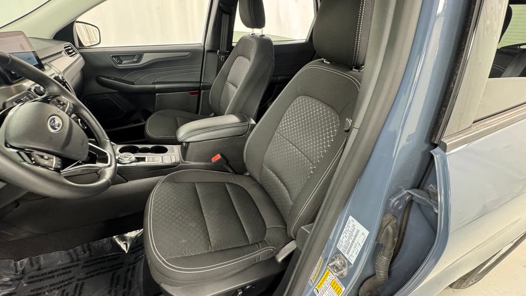 Used 2024 Ford Escape Active AWD/4WD image 10