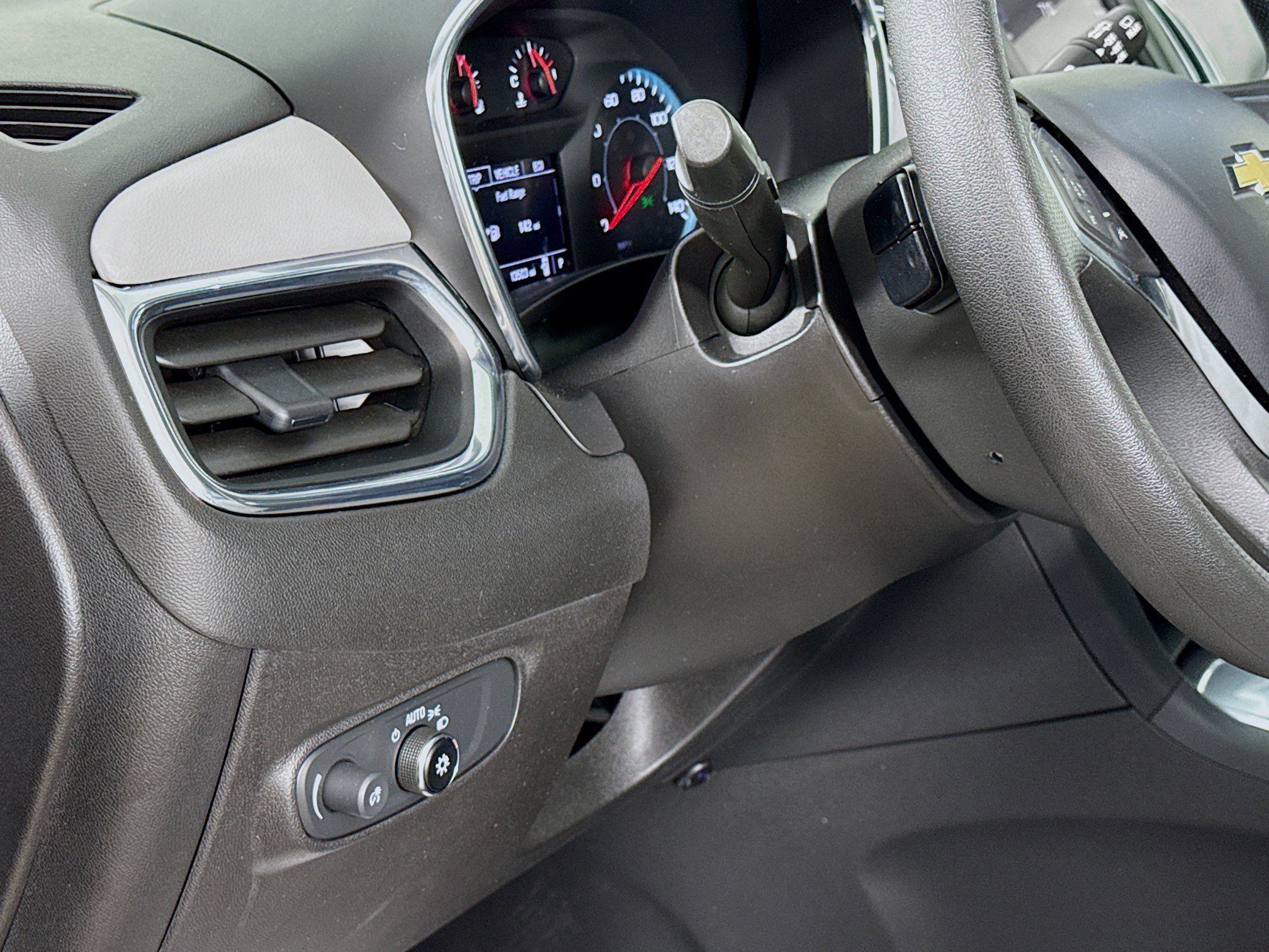 Used 2023 Chevrolet Equinox LS FWD image 10