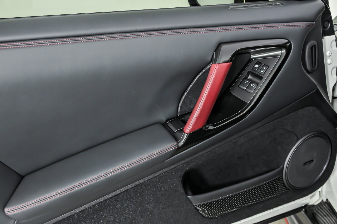 Used 2020 Nissan GT-R NISMO AWD/4WD image 17