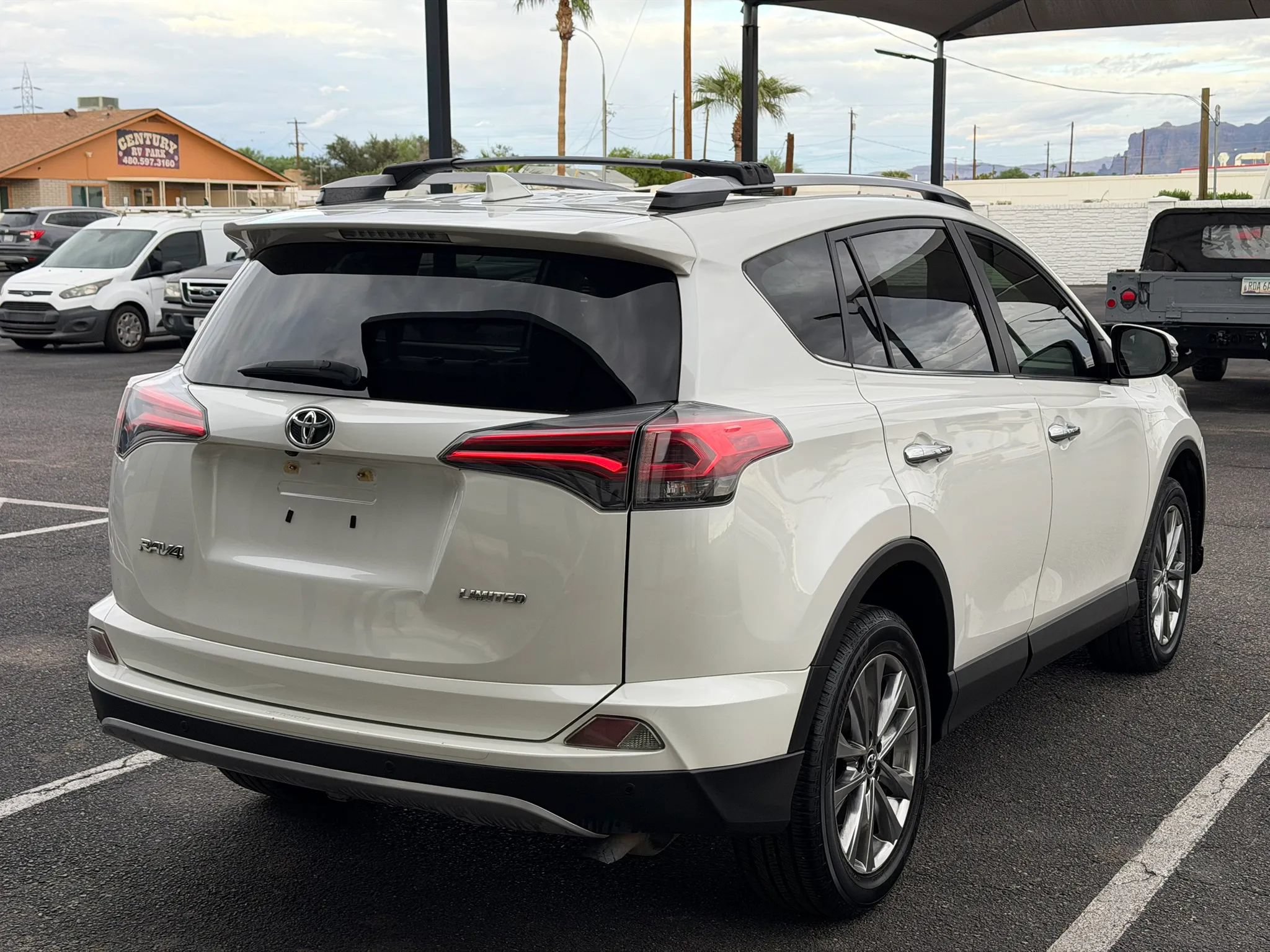 Used 2017 Toyota RAV4 Limited w/ Advanced Technology Package FWD image 11