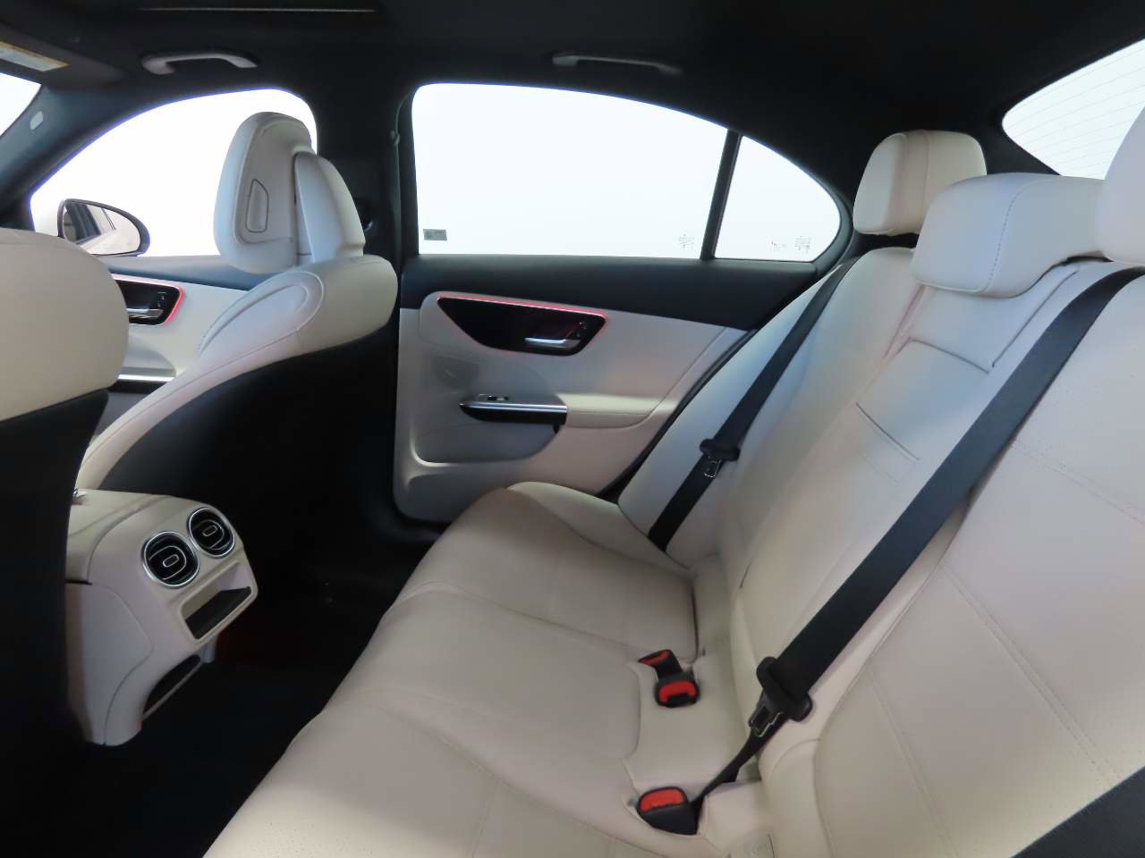 Used 2025 Mercedes-Benz C 300 Sedan image 13