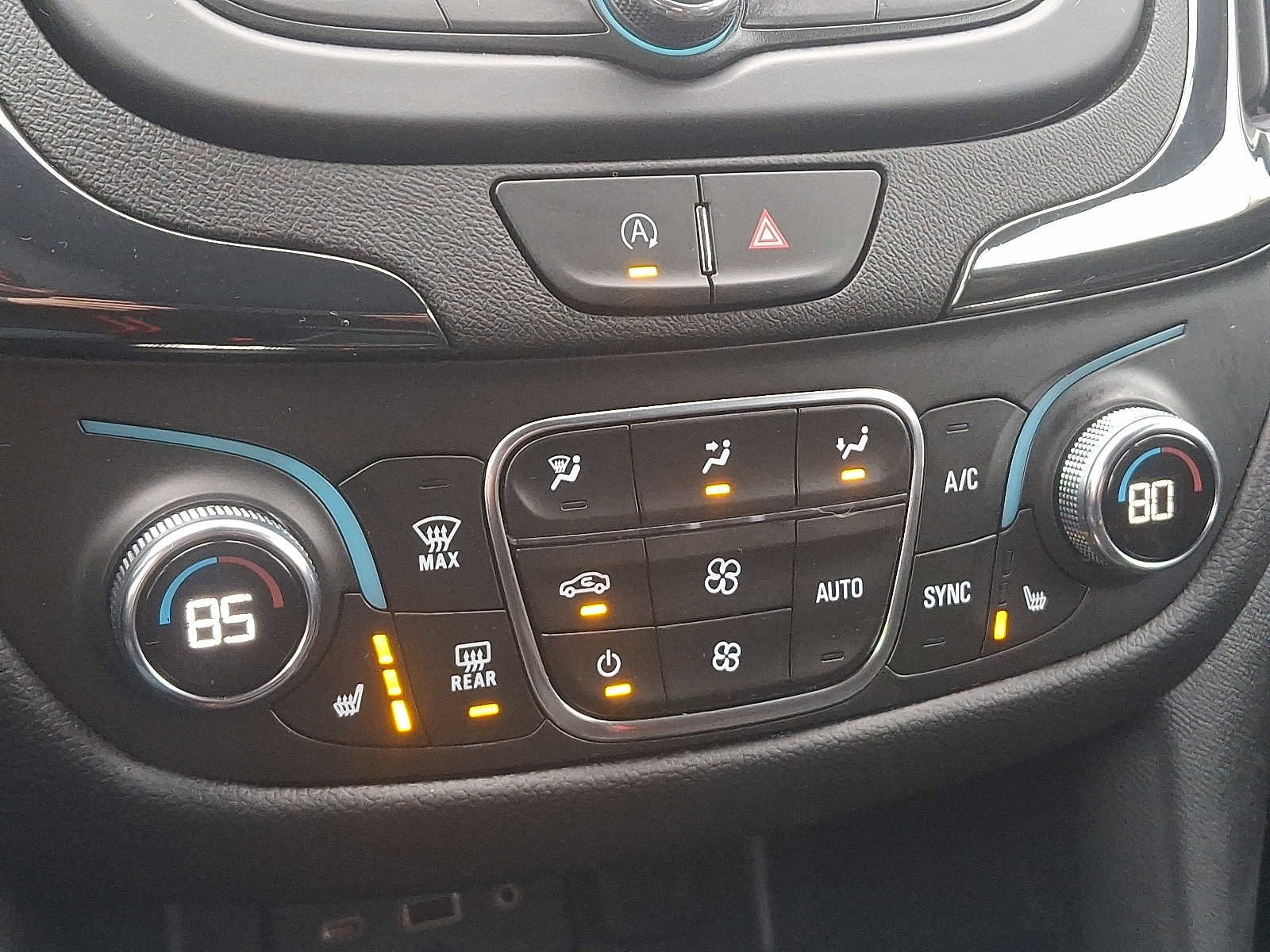 Used 2023 Chevrolet Equinox RS image 15