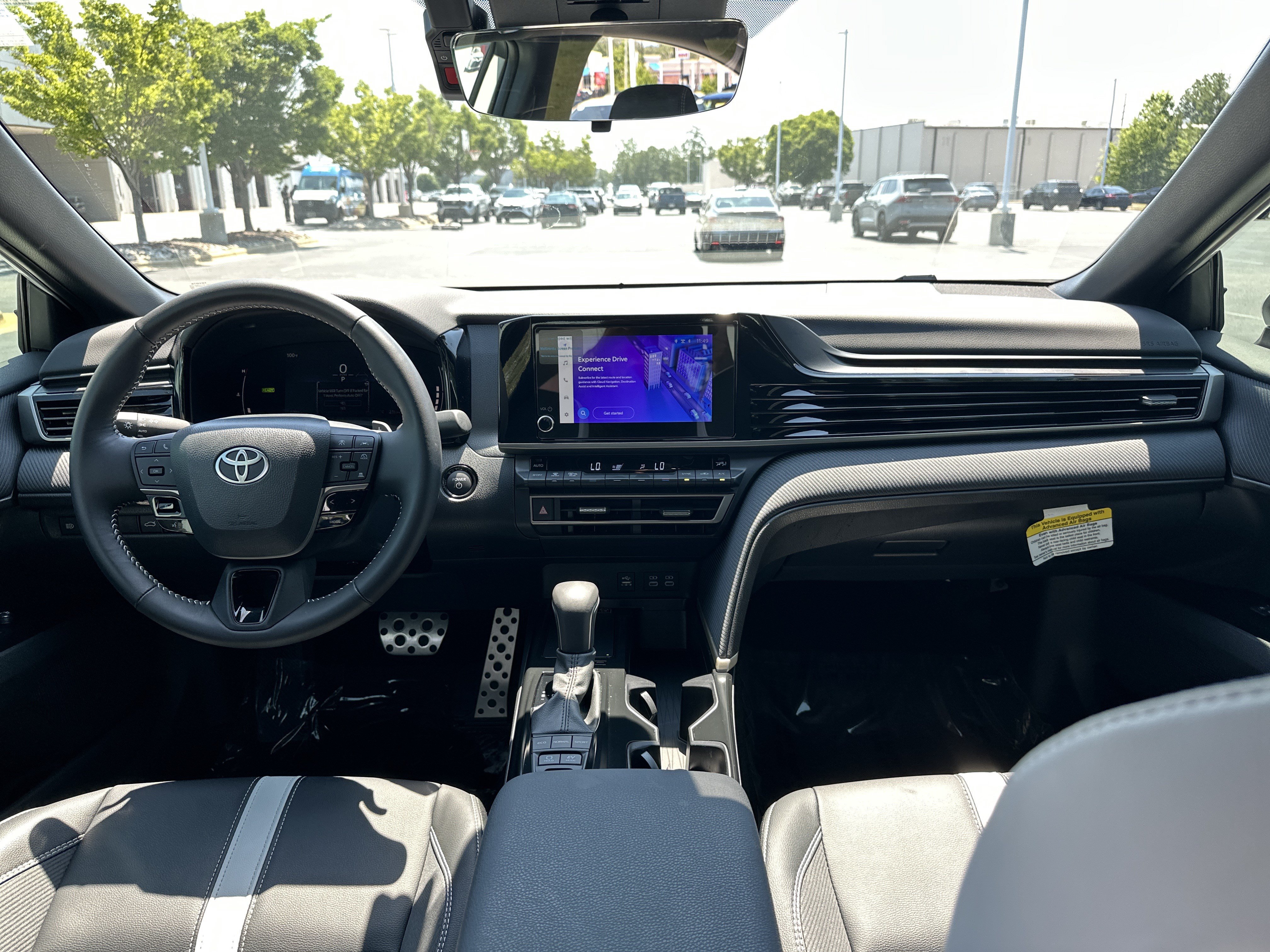 Used 2025 Toyota Camry SE FWD image 29