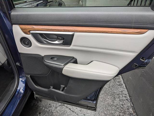 Used 2018 Honda CR-V Touring image 18