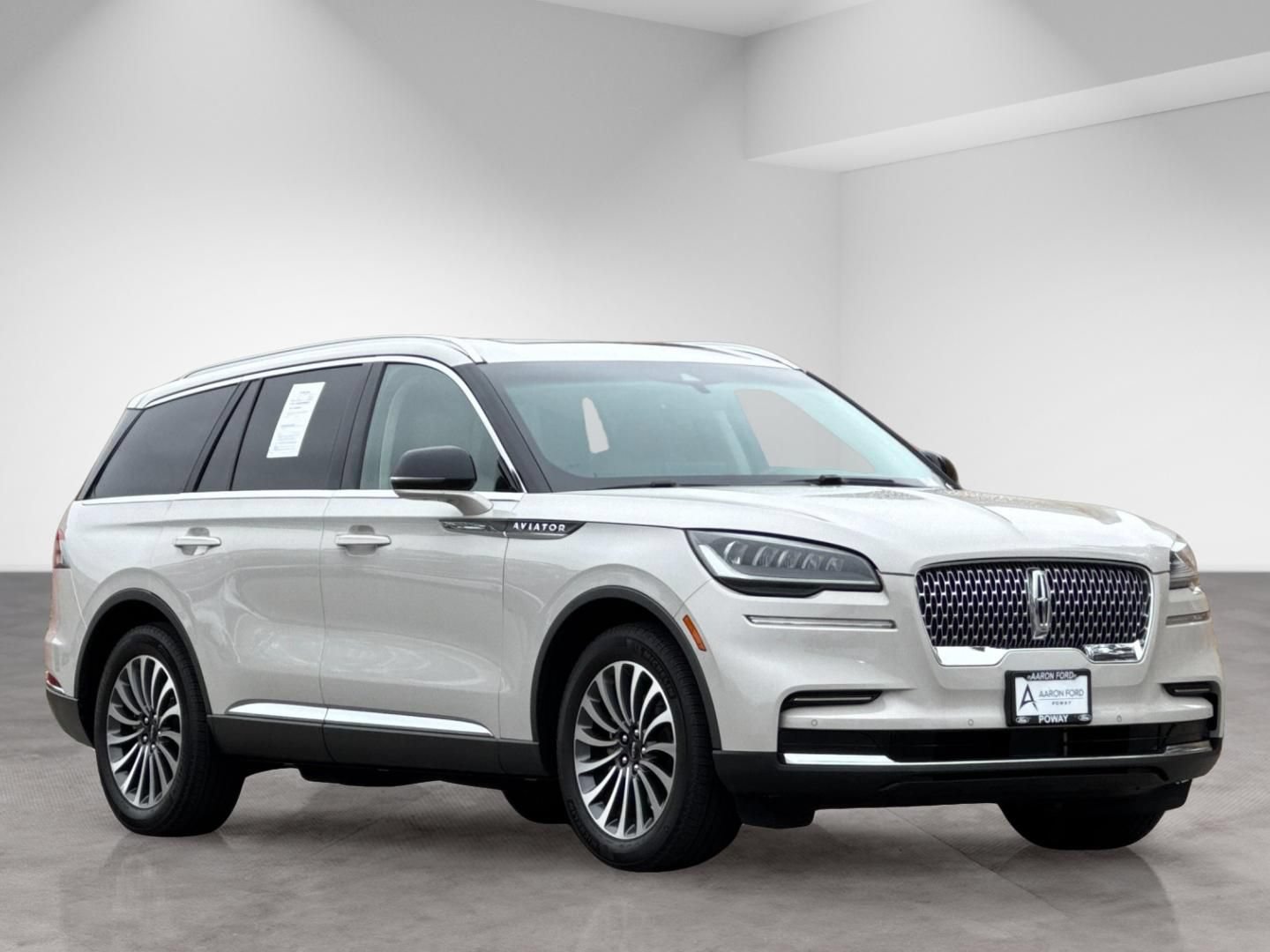 Used 2023 Lincoln Aviator 2WD w/ Premium Package image 8