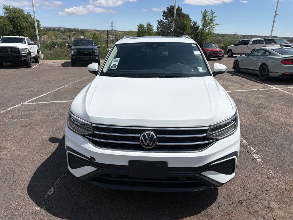 Used 2022 Volkswagen Tiguan SE AWD/4WD image 3