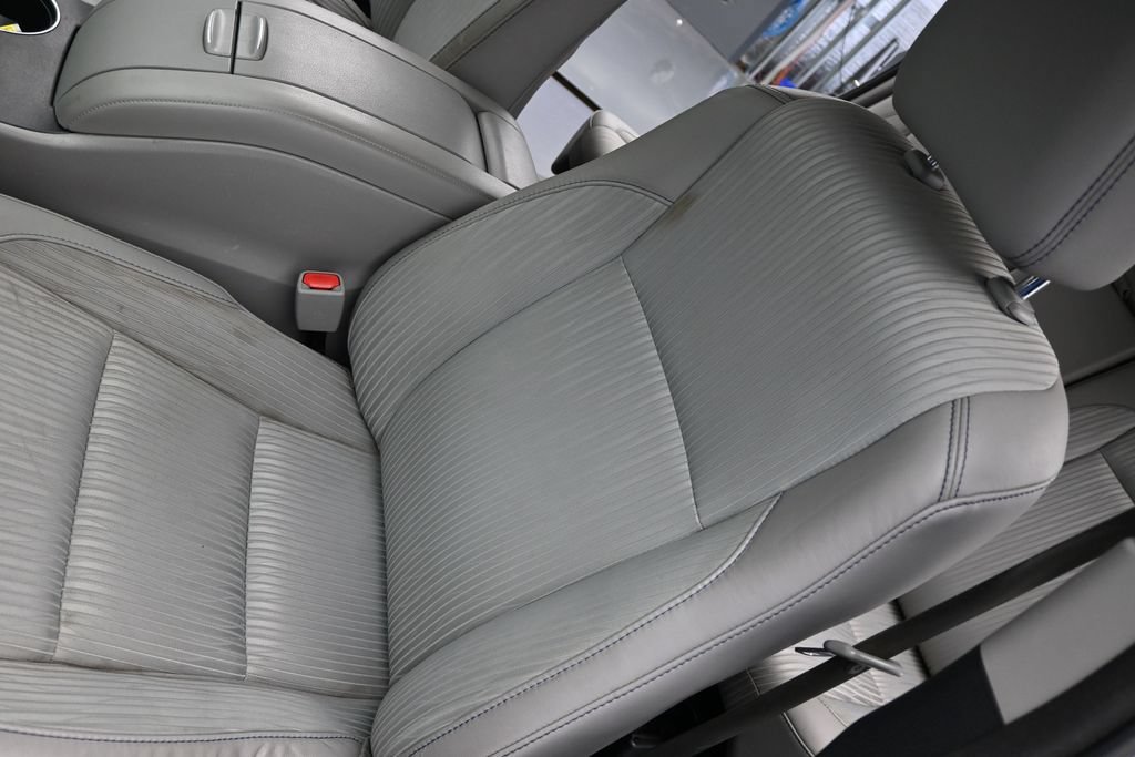 Used 2016 Toyota Highlander Plus AWD/4WD image 9