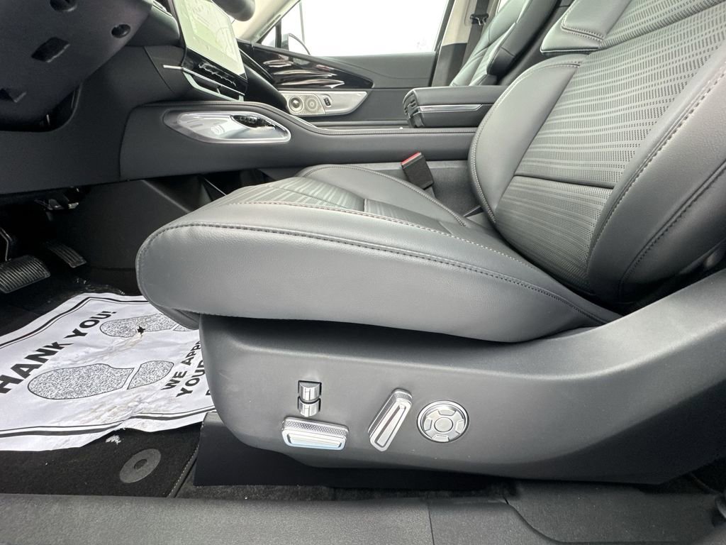 New 2026 Lincoln Nautilus Reserve image 12