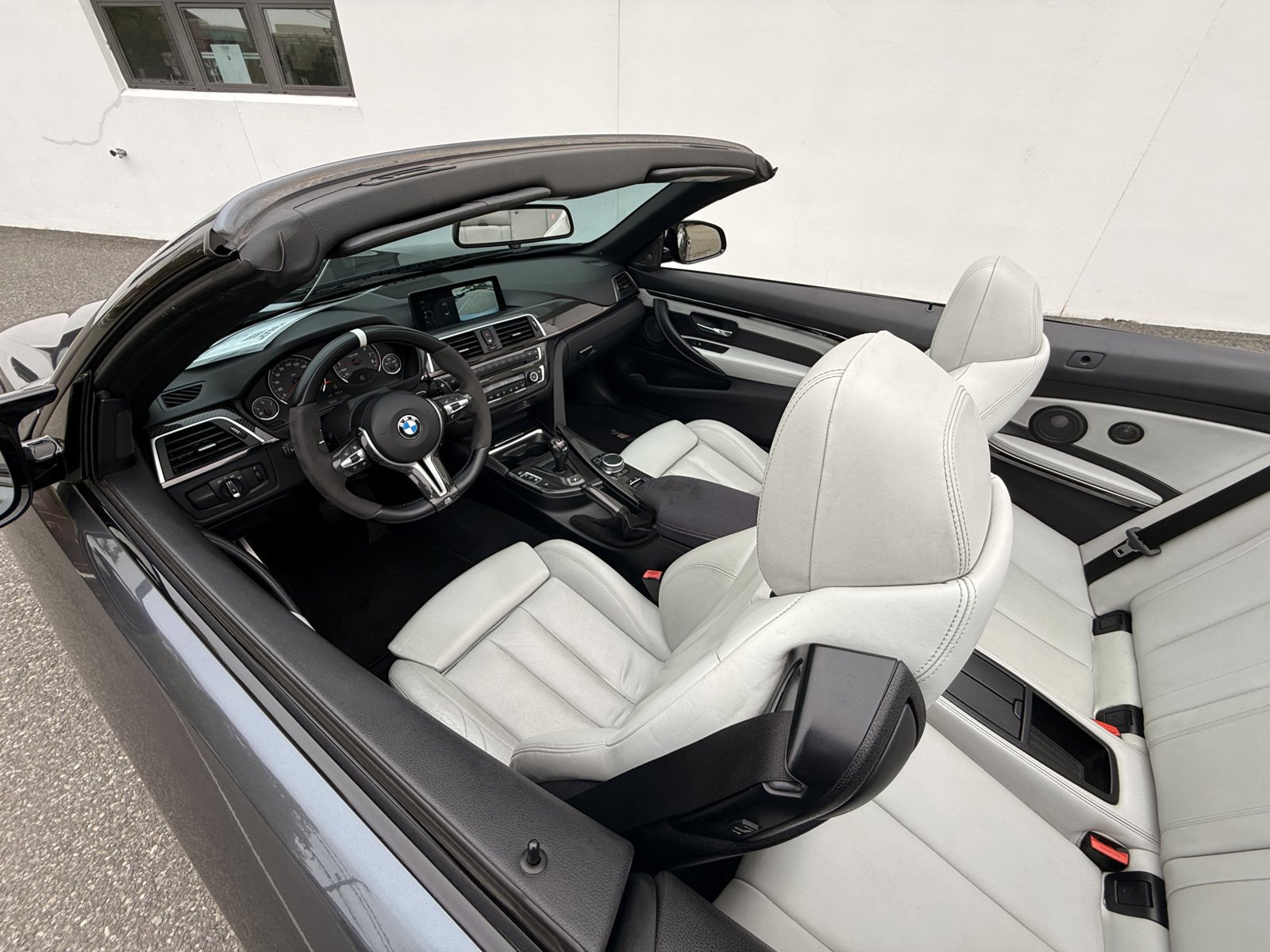 Used 2017 BMW M4 Convertible RWD image 9