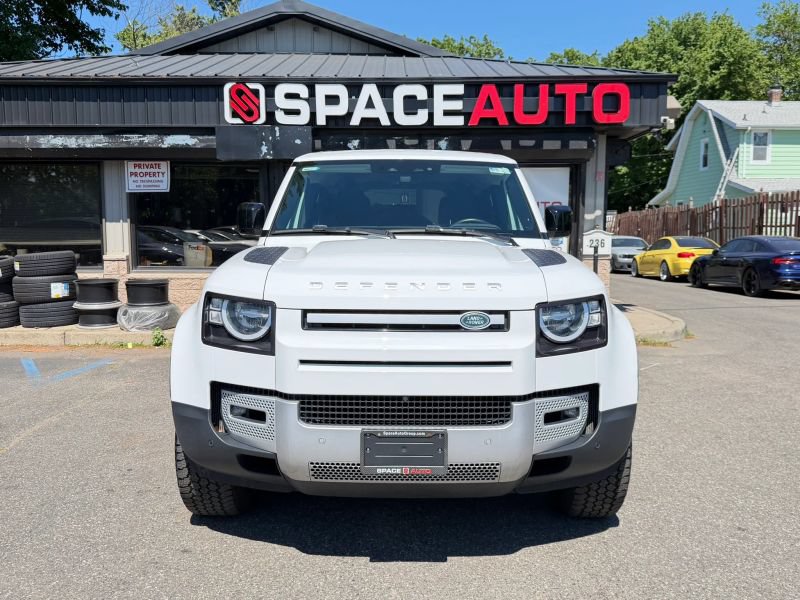 Used 2023 Land Rover Defender 110 AWD/4WD image 2