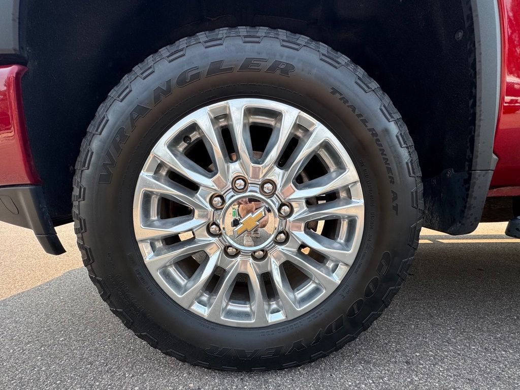 Used 2022 Chevrolet Silverado 2500 High Country AWD/4WD image 16