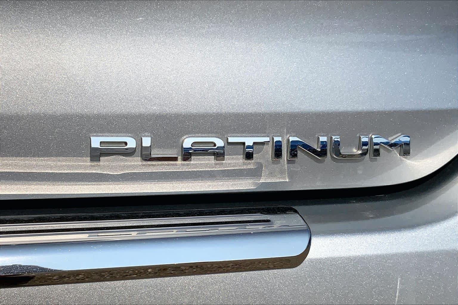 Used 2020 Toyota Highlander Platinum AWD/4WD image 24