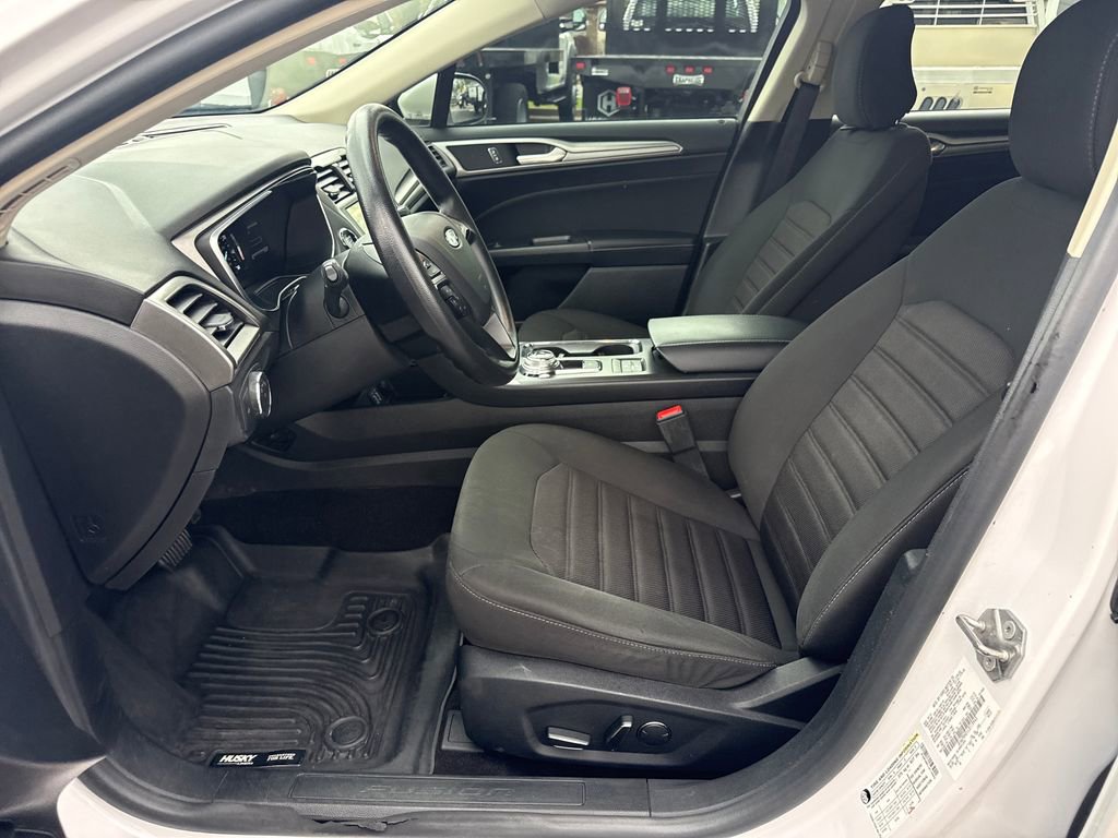 Used 2020 Ford Fusion SE image 20