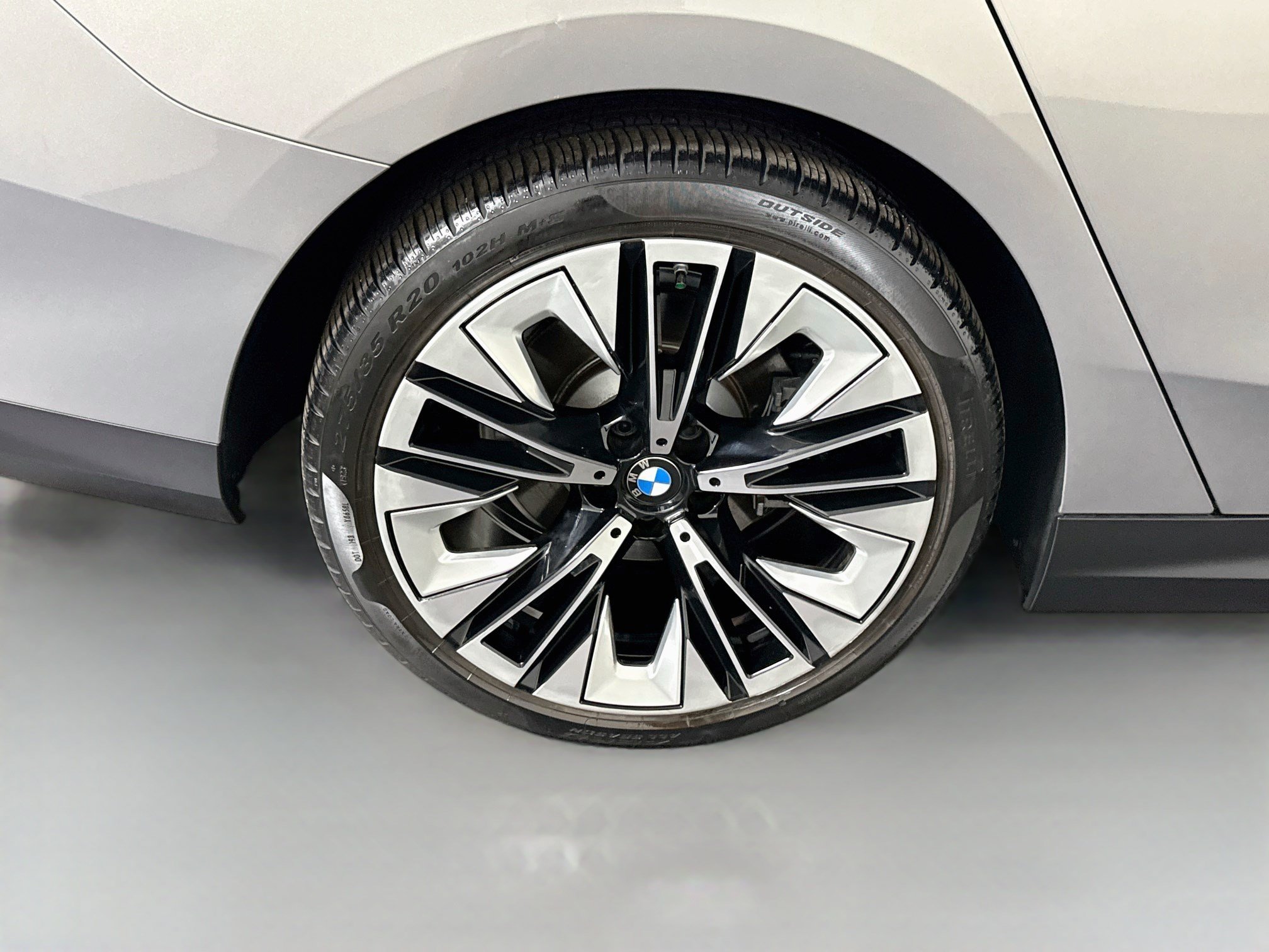 Used 2024 BMW 530i w/ Premium Package RWD image 33