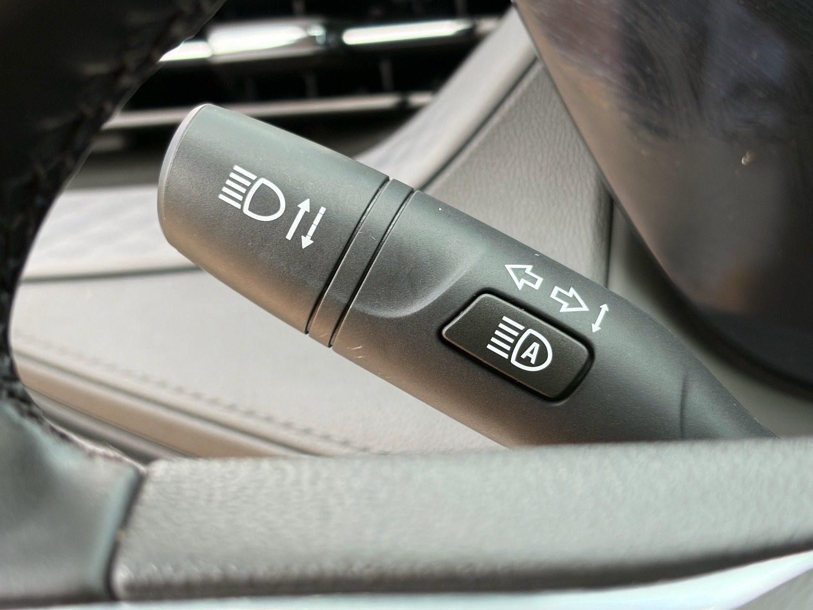 Used 2024 Buick Encore GX Sport Touring w/ Comfort Package FWD image 17