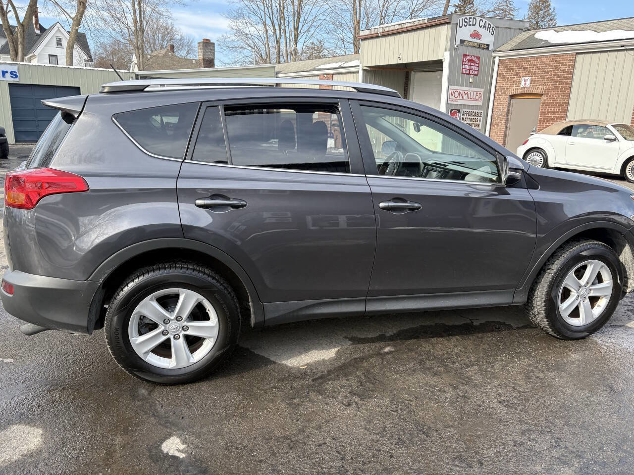 Used 2013 Toyota RAV4 XLE AWD/4WD image 7