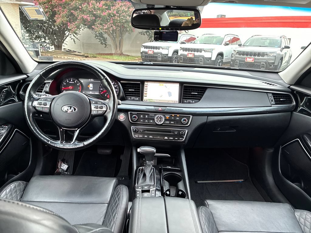 Used 2018 Kia Cadenza Limited FWD image 13