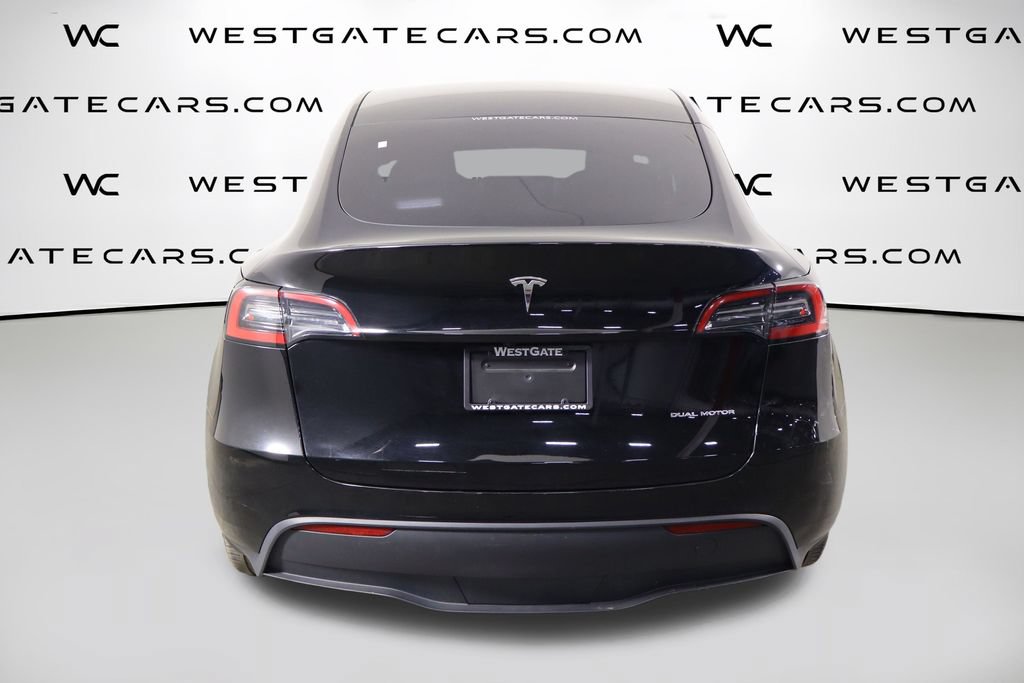 Used 2024 Tesla Model Y Long Range AWD/4WD image 4