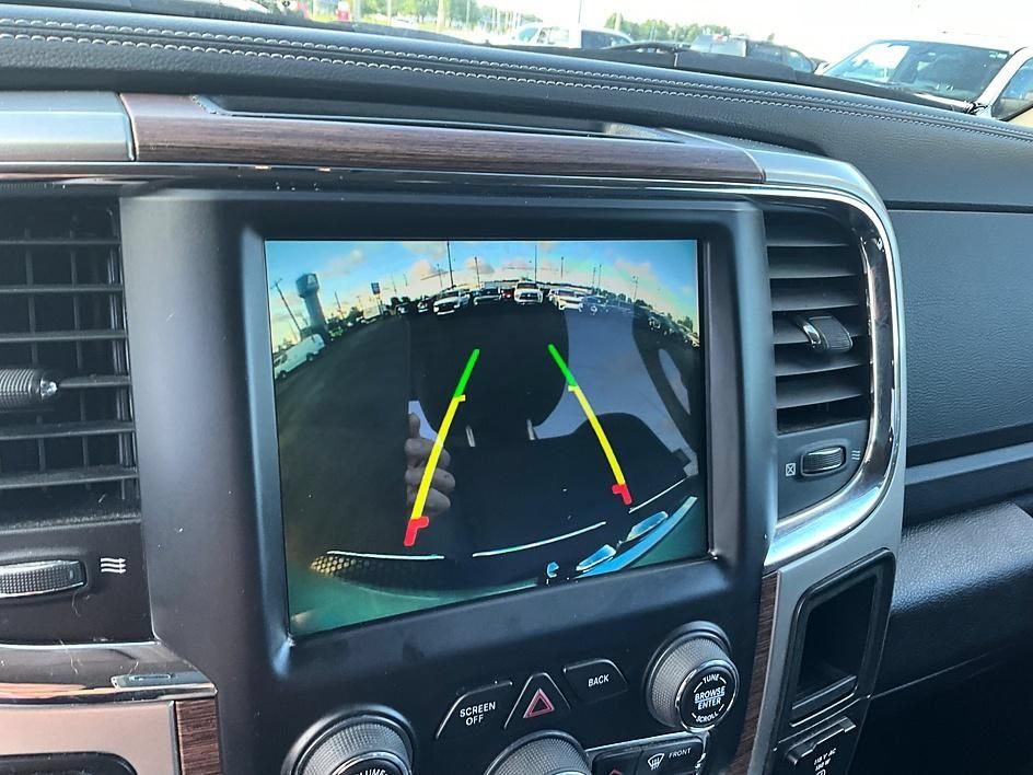 Used 2018 RAM 1500 Laramie w/ Convenience Group AWD/4WD image 24