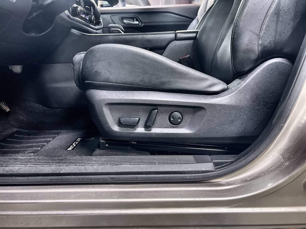 Used 2023 Nissan Rogue SL w/ SL Premium Package FWD image 13