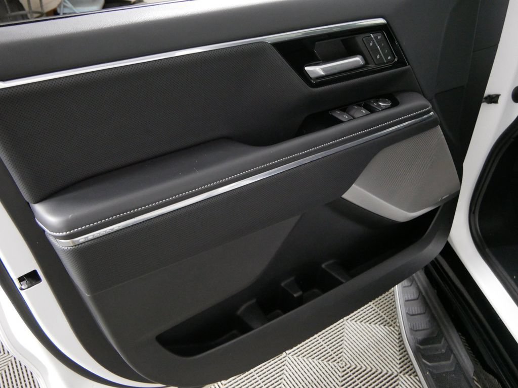 Used 2025 GMC Sierra EV Denali AWD/4WD image 14