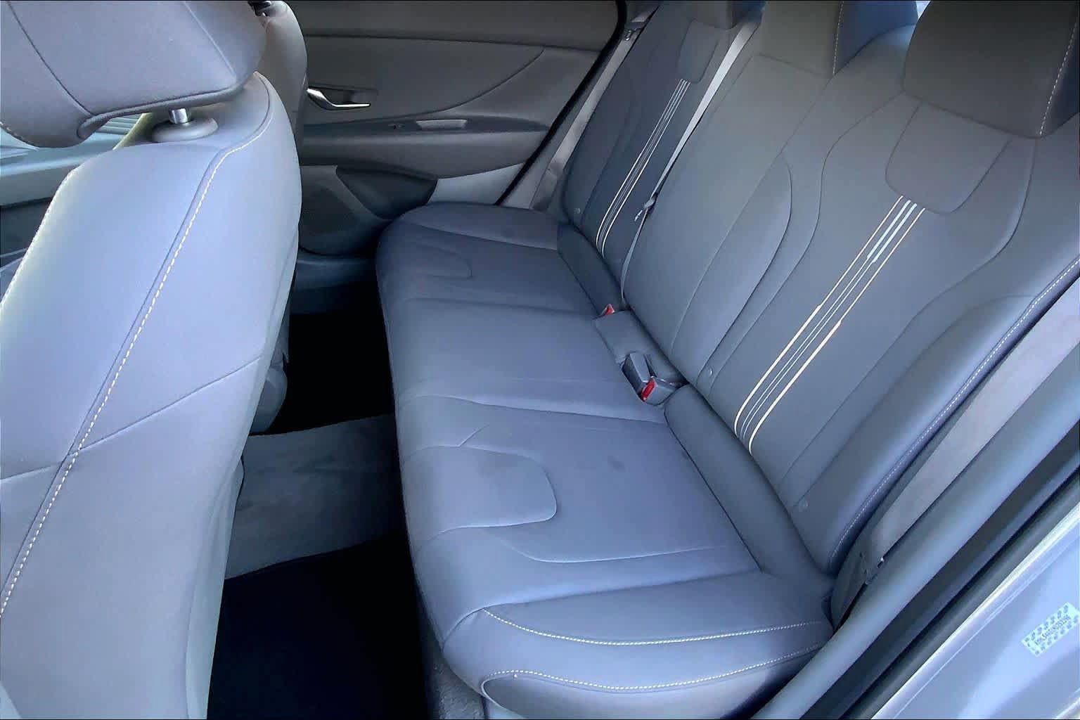 Used 2022 Hyundai Elantra SEL w/ Convenience Package FWD image 20