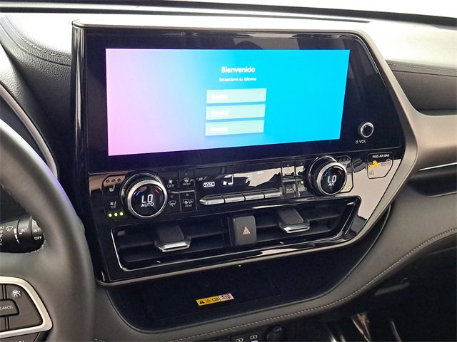 Used 2023 Toyota Highlander Limited image 29