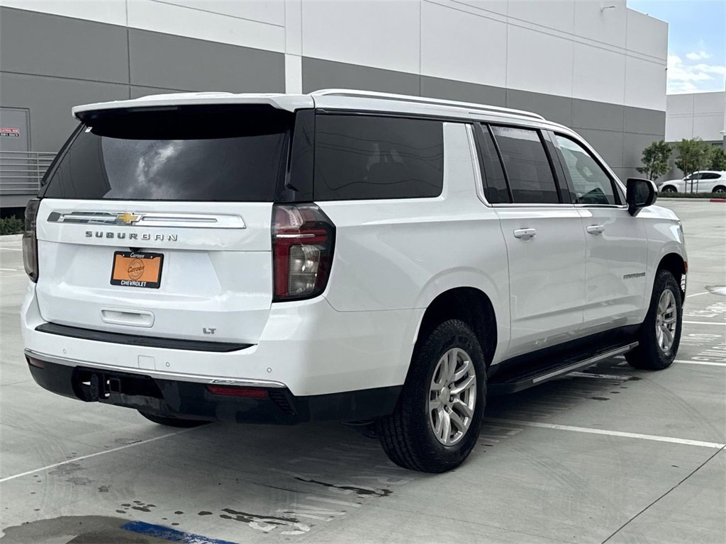 Used 2024 Chevrolet Suburban LT image 3