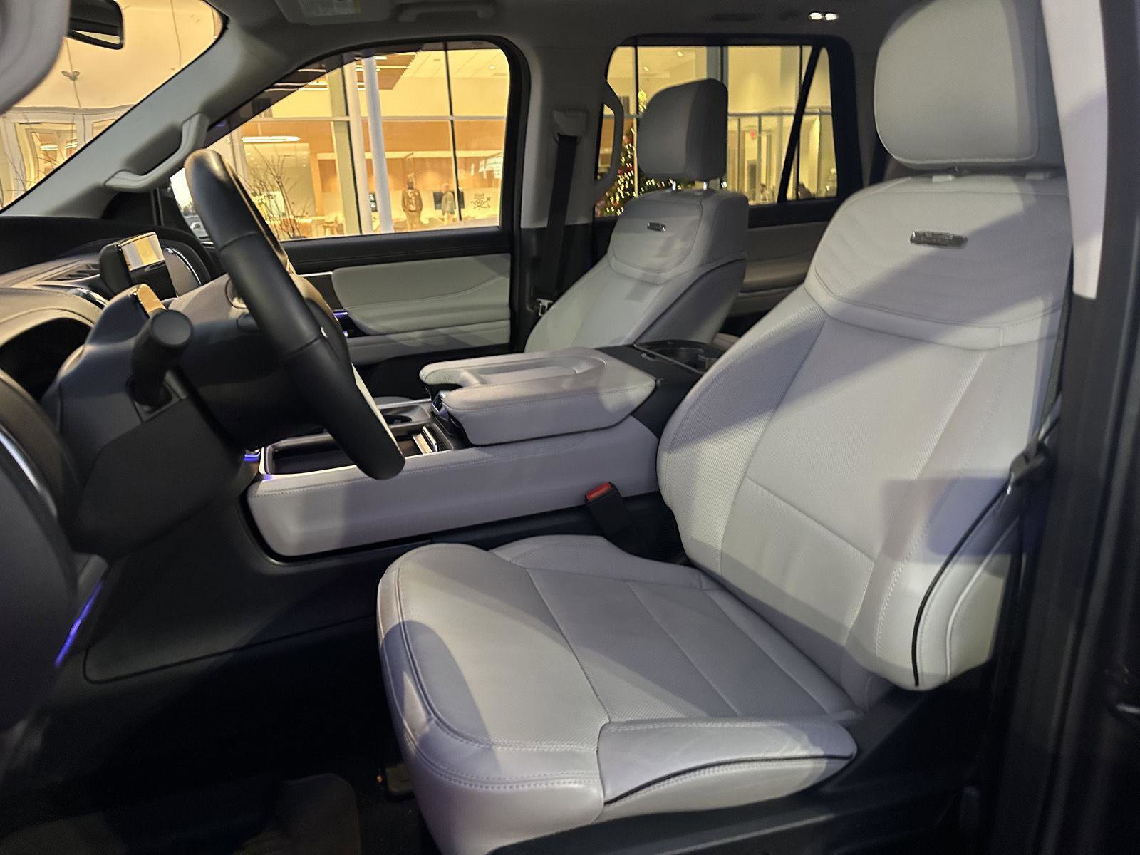 Used 2025 Ford Expedition Max Platinum w/ Platinum Ultimate Package image 11