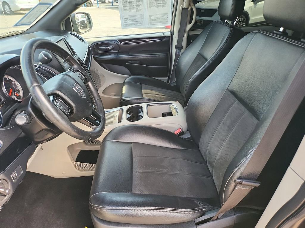 Used 2019 Dodge Grand Caravan SXT image 9
