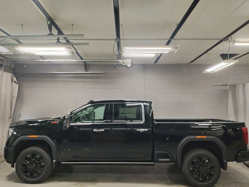 New 2026 GMC Sierra 2500 Denali w/ Denali Reserve Package AWD/4WD image 15