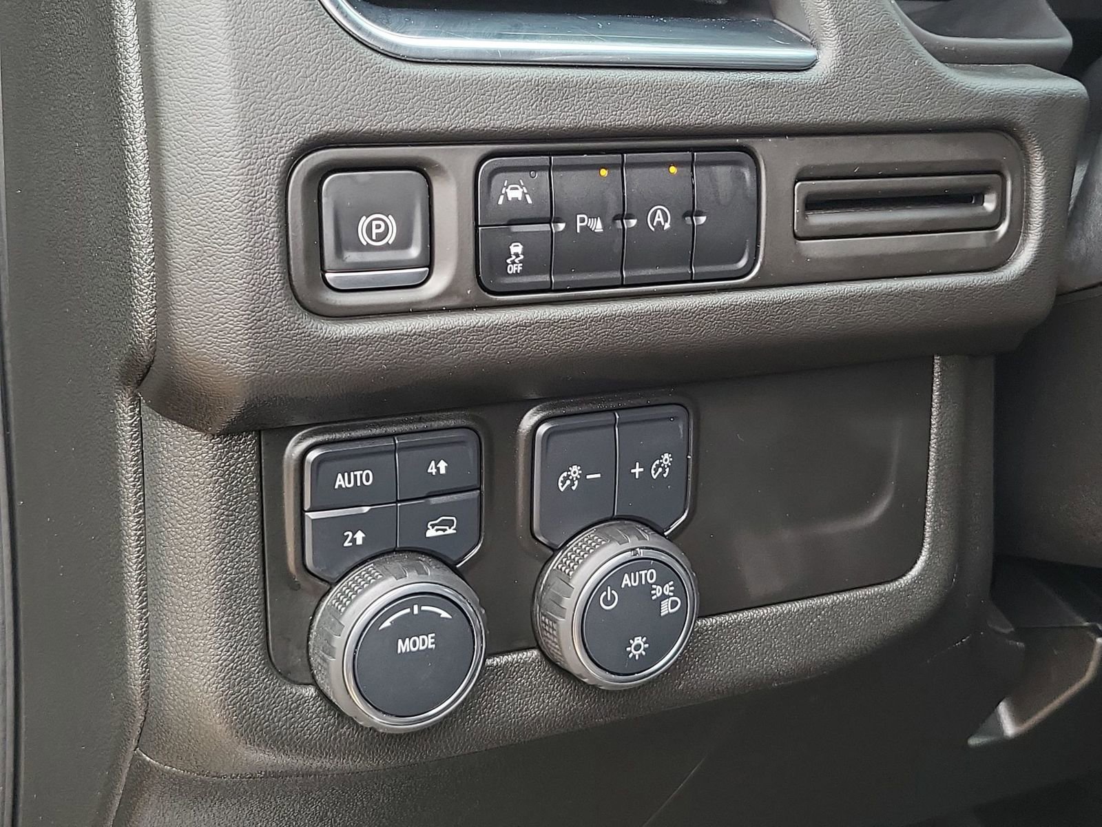 Certified 2024 Chevrolet Suburban LT image 17