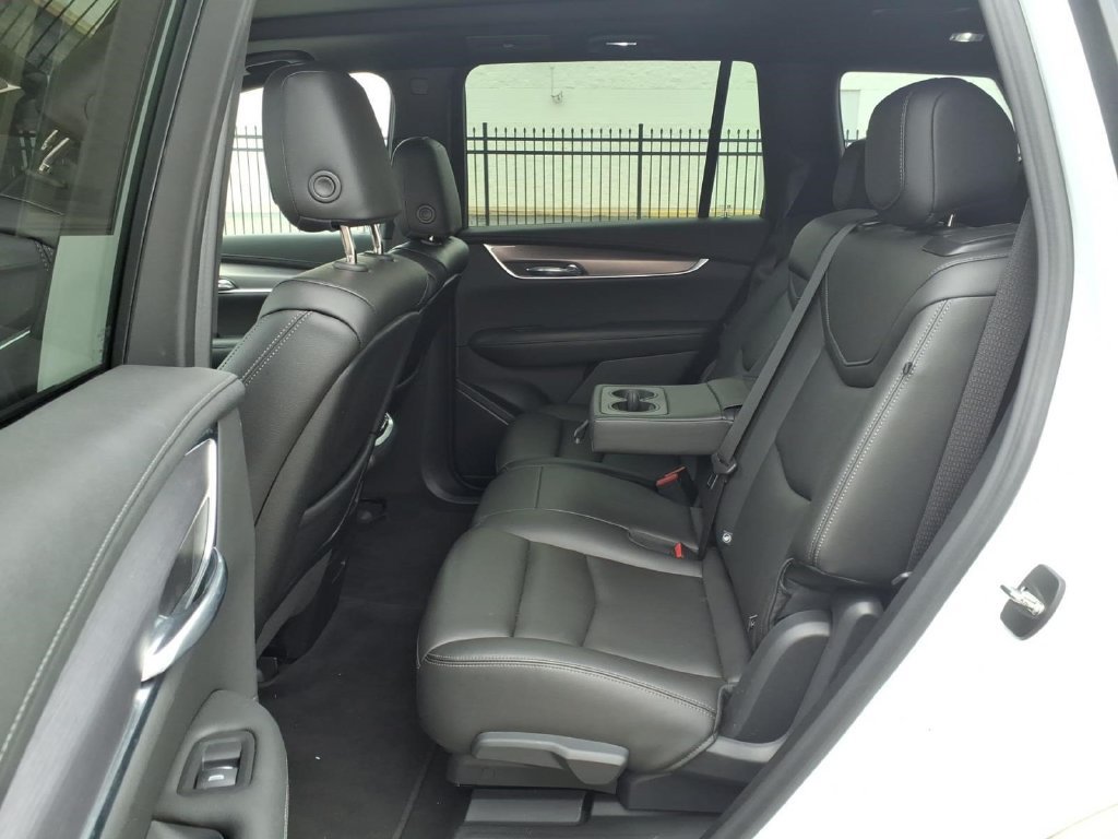 Used 2023 Cadillac XT6 Luxury AWD/4WD image 16