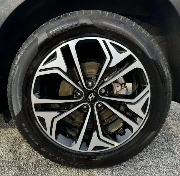 Used 2019 Hyundai Santa Fe FWD image 16