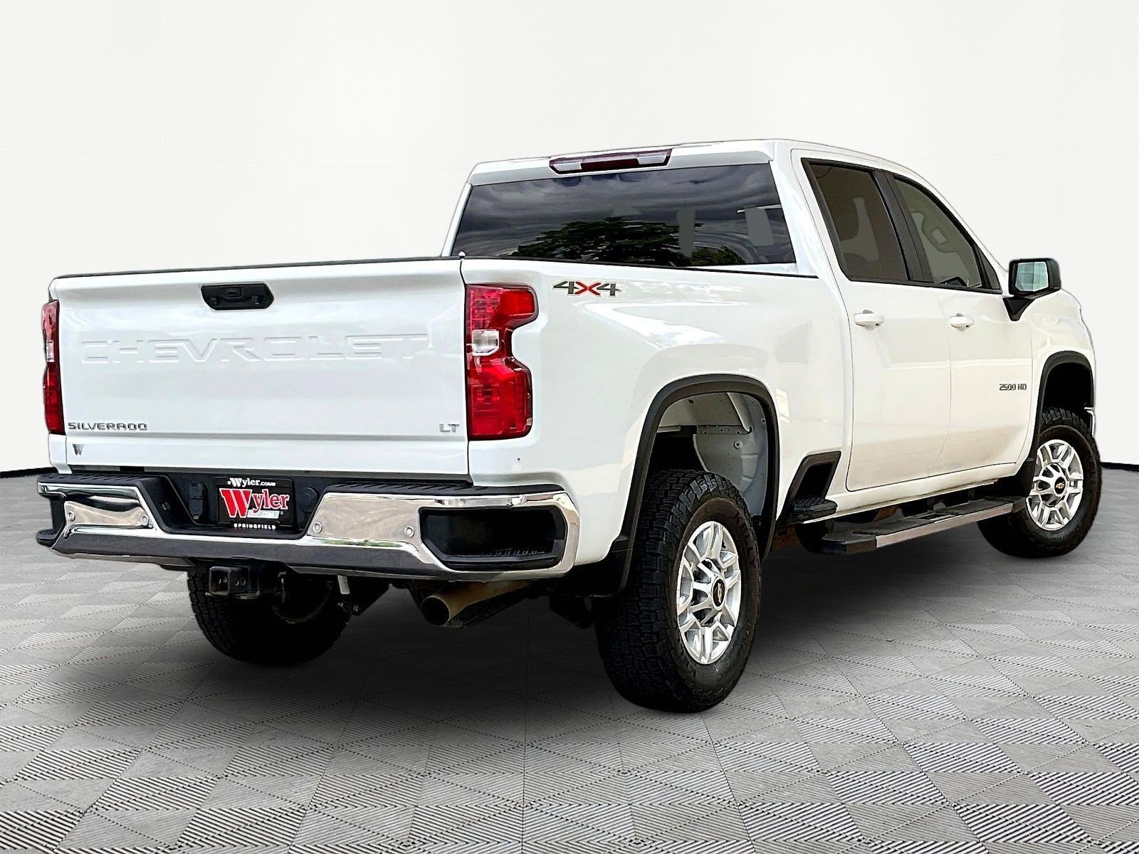 Used 2022 Chevrolet Silverado 2500 LT AWD/4WD image 6