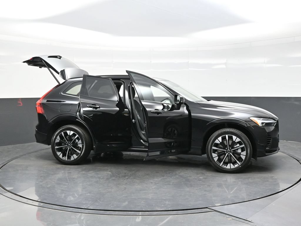 New 2026 Volvo XC60 T8 Plus w/ Climate Package PRO AWD/4WD image 42