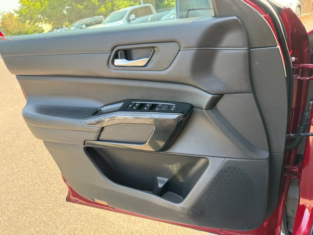 Certified 2022 Nissan Pathfinder SV FWD image 19