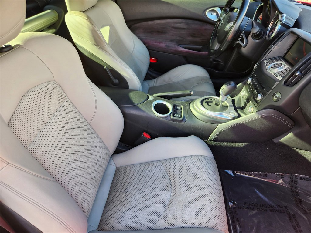 Used 2009 Nissan 370Z Touring w/ Sport Pkg image 19