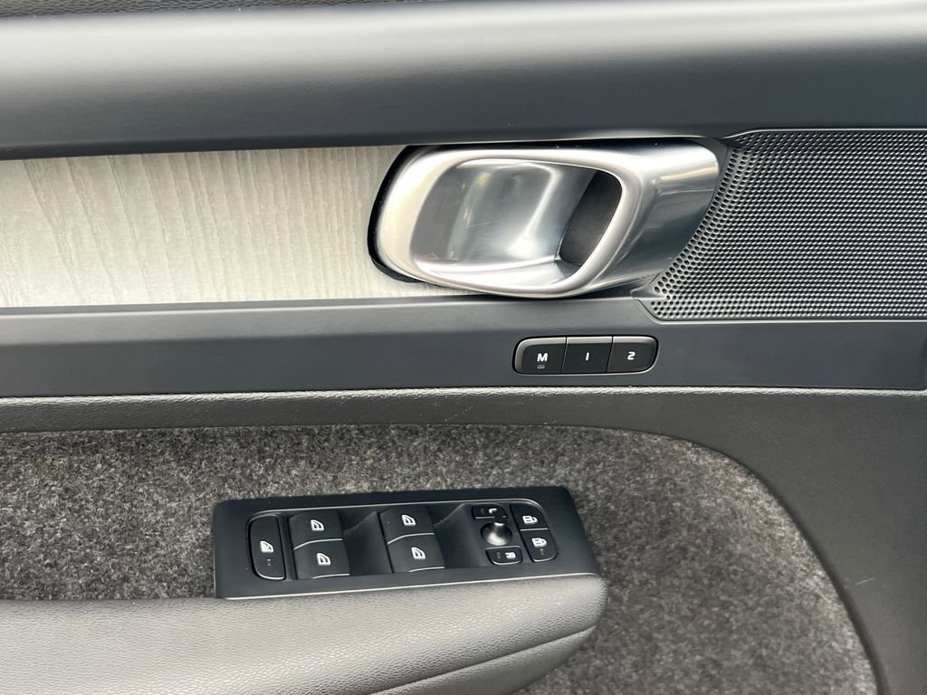 Used 2024 Volvo XC40 B5 Plus w/ Climate Package image 16