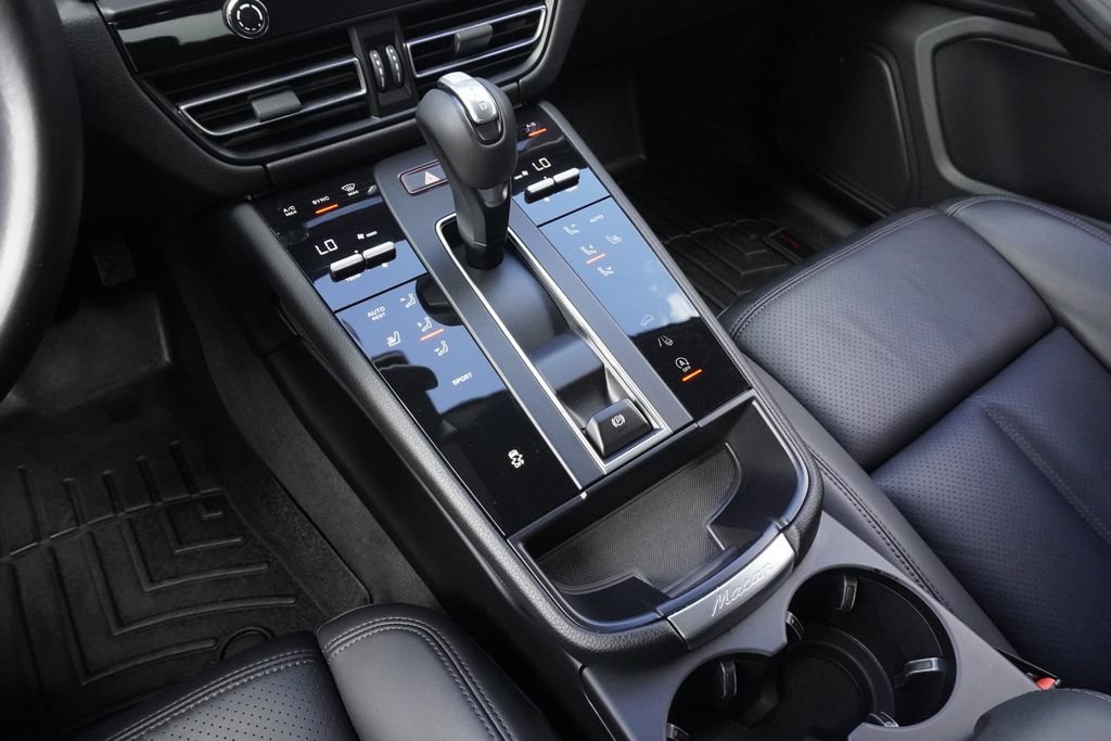 Used 2022 Porsche Macan AWD/4WD image 14