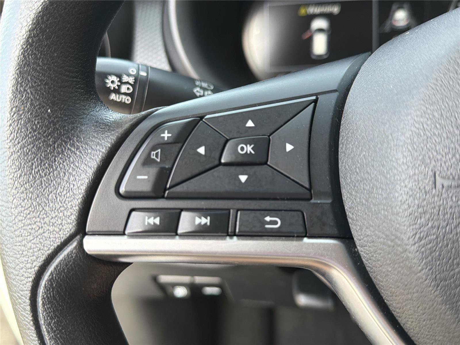 Used 2023 Nissan Kicks SV FWD image 21