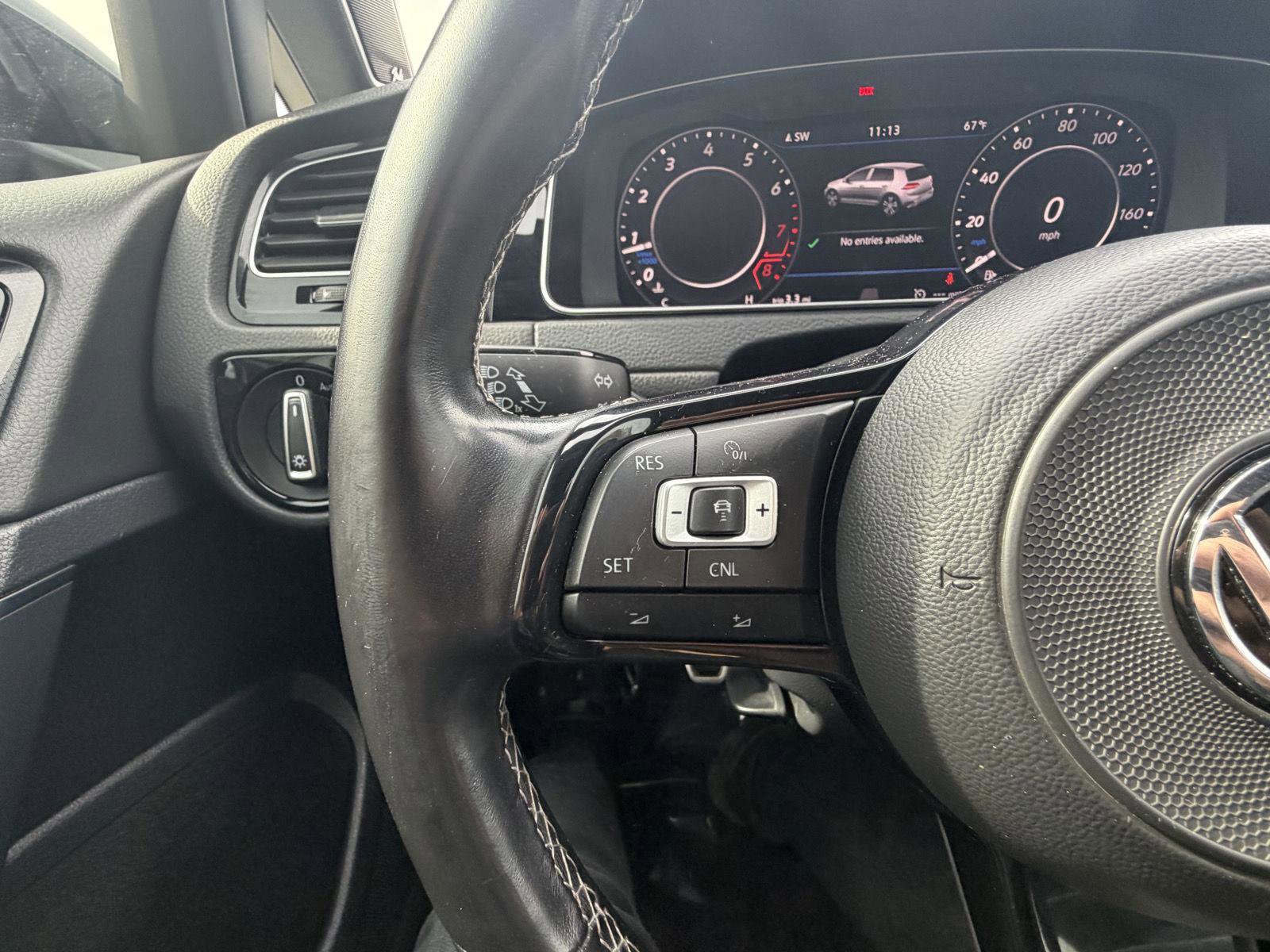 Used 2018 Volkswagen Golf R 4-Door image 12