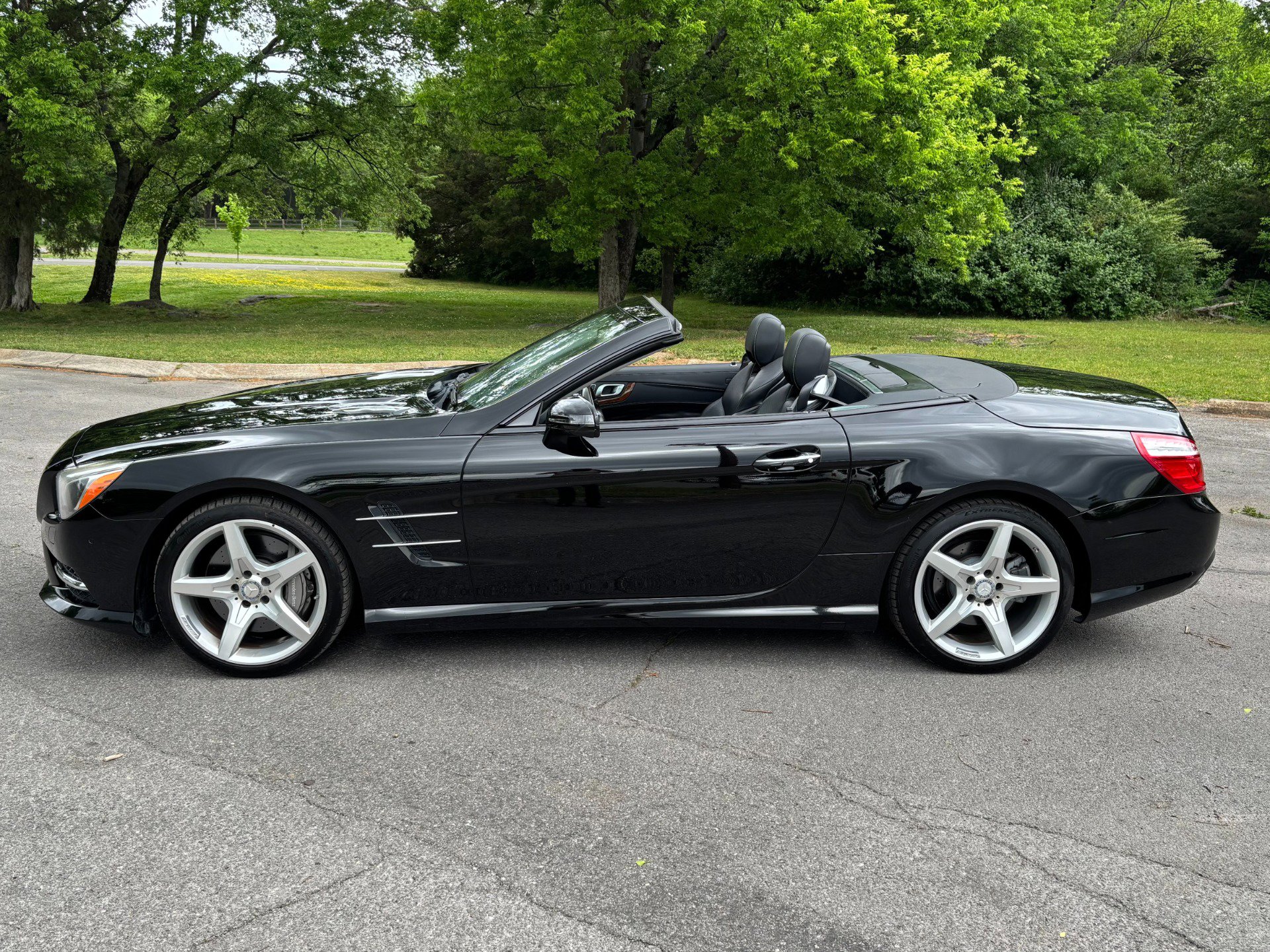 Used 2014 Mercedes-Benz SL 550 image 8