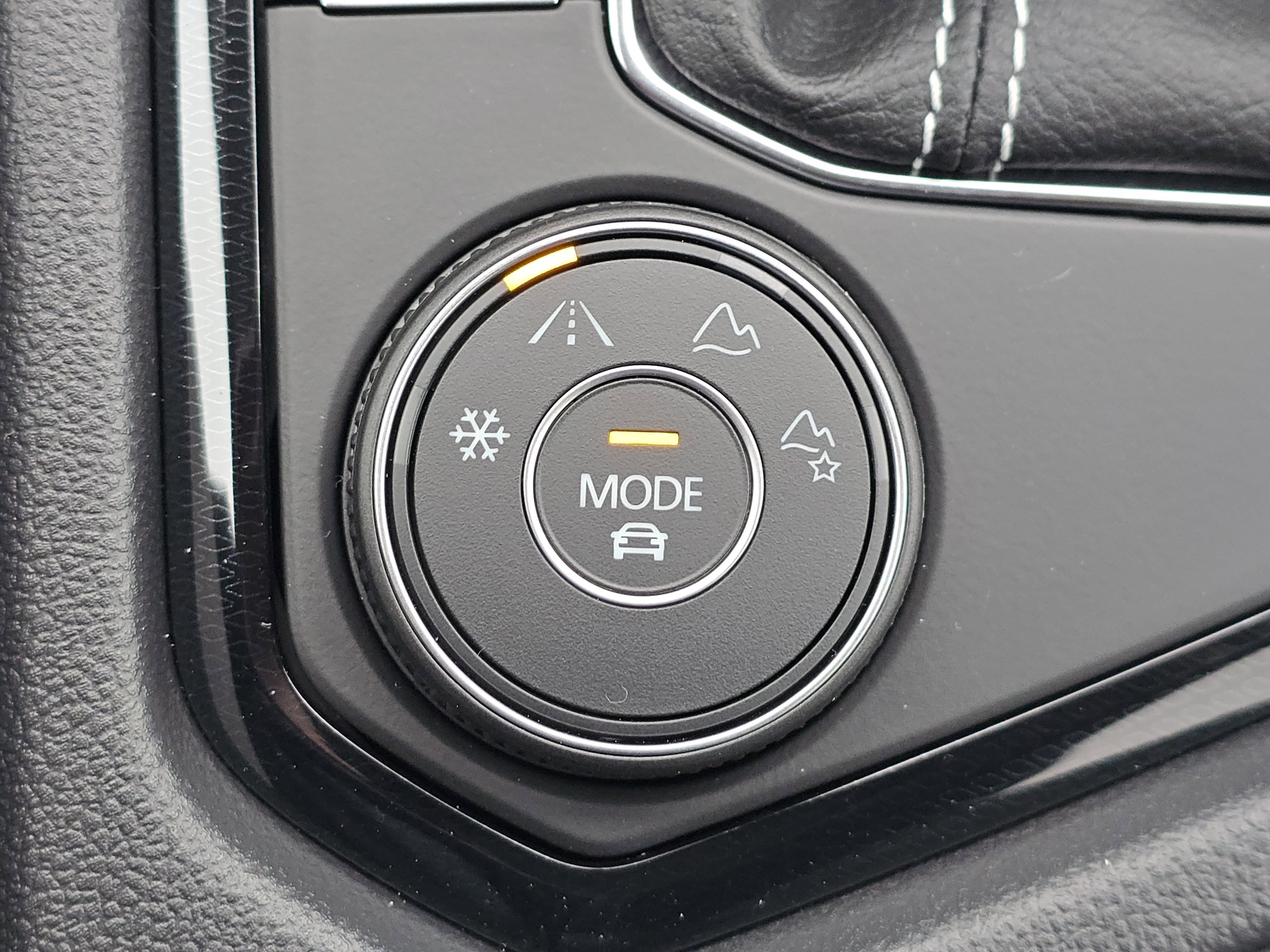 New 2026 Volkswagen Taos SE image 26